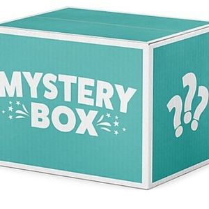 10 t-shirt mystery box
